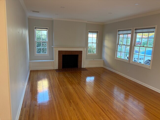 851 Graynold Ave in Glendale, CA - Foto de edificio - Building Photo