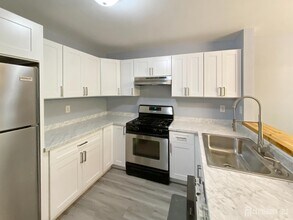 5062 Beech Ct in Monmouth Junction, NJ - Building Photo - Building Photo