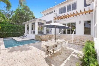 689 Glenridge Rd in Key Biscayne, FL - Building Photo - Building Photo