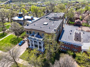 Summit Court Condominiums in St. Paul, MN - Building Photo - Building Photo