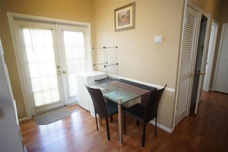 715 W 22nd 1/2 St, Unit 302 in Austin, TX - Building Photo - Building Photo