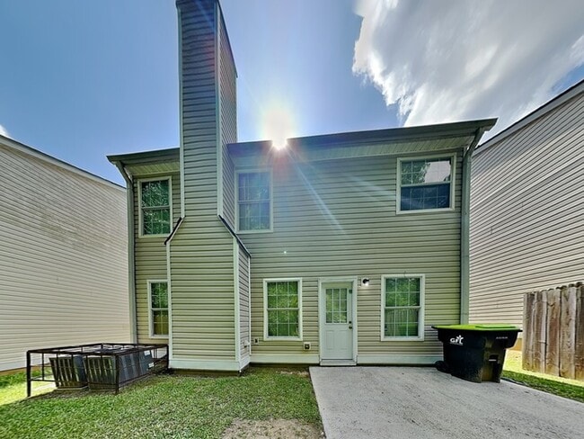 property at 5918 Seabright Ln