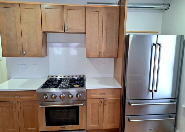 194 Cedar St, Unit 1