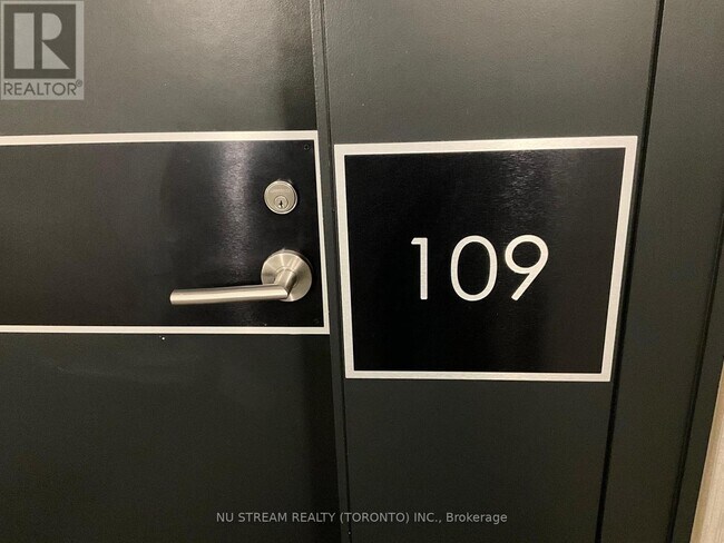 property at 215 Fort York Blvd