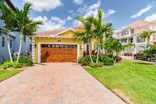 539 Treviso Dr in Apollo Beach, FL - Building Photo