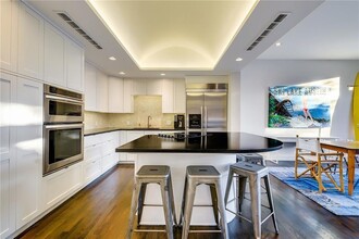 2453 Westlake Dr in Austin, TX - Building Photo - Building Photo