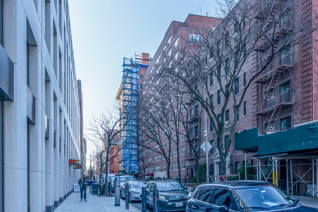 Clinton Towers Apt. Corp in Brooklyn, NY - Building Photo - Building Photo