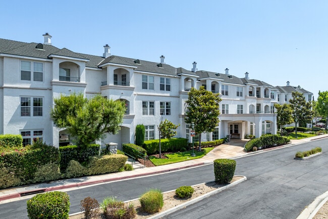 Creekview Senior Community in Orange, CA - Foto de edificio - Building Photo
