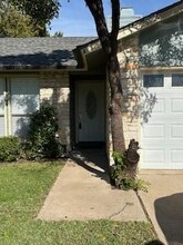 215 Stowaway Cove in Lakeway, TX - Building Photo - Building Photo