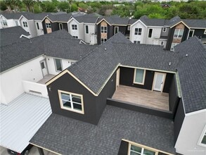 36 N Crown Point in Pharr, TX - Building Photo - Building Photo