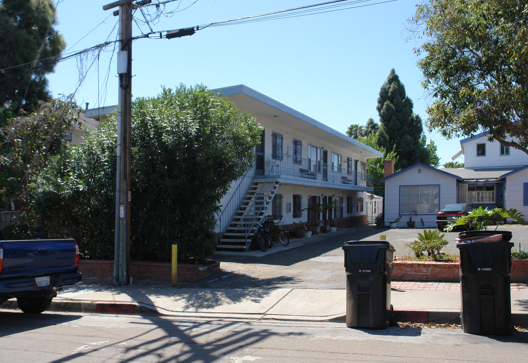 1971-1975 Missouri St in San Diego, CA - Foto de edificio