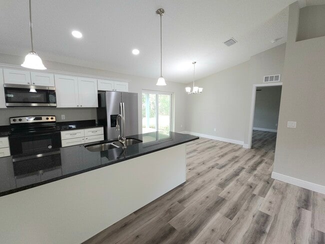 8256 N Galena Ave in Citrus Springs, FL - Building Photo - Building Photo