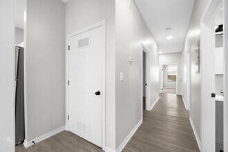 8954 S Commercial Ave Chicago, IL 60617 in Chicago, IL - Foto de edificio - Building Photo