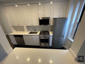 WEST 55 STREET, Unit 14A in New York, NY - Building Photo - Building Photo