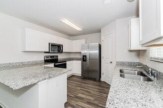 112 Saddle Brooke Trce in Brunswick, GA - Foto de edificio - Building Photo