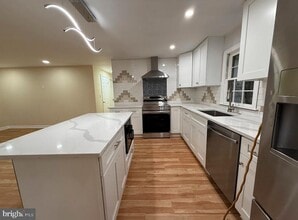 12371 Henderson Rd in Clifton, VA - Building Photo - Building Photo