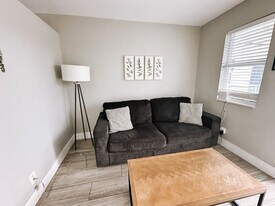 50 Davie Blvd, Unit SI ID1504015P in Fort Lauderdale, FL - Building Photo