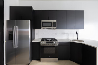 711 Main Ave in Passaic, NJ - Building Photo - Building Photo