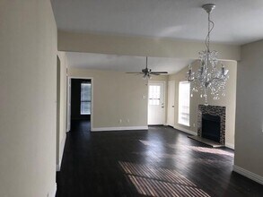 5802 Falconcrest Dr in Arlington, TX - Building Photo - Building Photo
