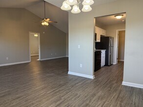 862 Lyndsi Ln in Hinesville, GA - Building Photo - Building Photo