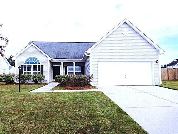 109 Cannonsmill Ln in Summerville, SC - Building Photo