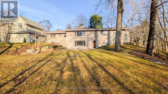 262 Alscot Crescent in Oakville, ON - Building Photo - Building Photo