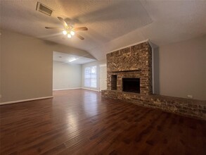 13406 Myrna Ln in Houston, TX - Building Photo - Building Photo