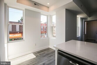 537 N 35th St in Philadelphia, PA - Building Photo - Building Photo