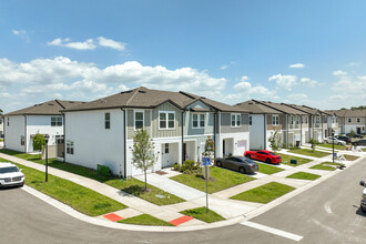 Dug Creek in Gibsonton, FL - Foto de edificio - Building Photo