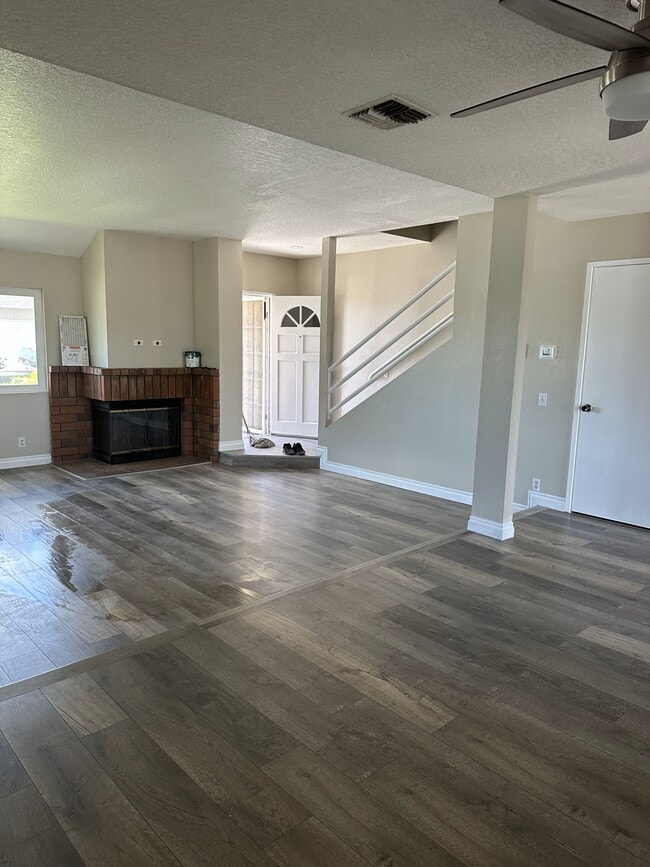 621 W Fletcher Ave in Orange, CA - Building Photo - Building Photo