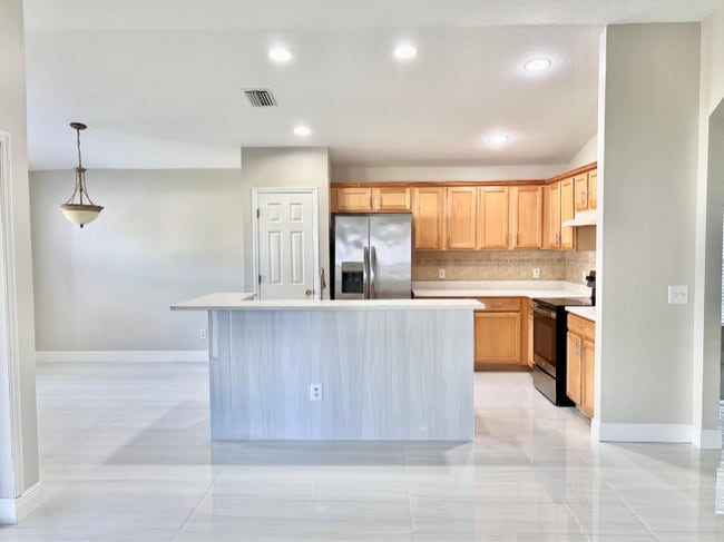 0000 Terrace River Dr in Temple Terrace, FL - Building Photo - Building Photo