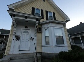 303 Hanover St, Unit 1 in Manchester, NH - Building Photo