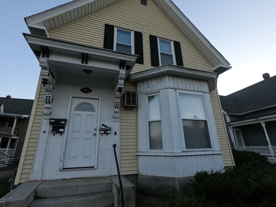 303 Hanover St, Unit 1 in Manchester, NH - Building Photo