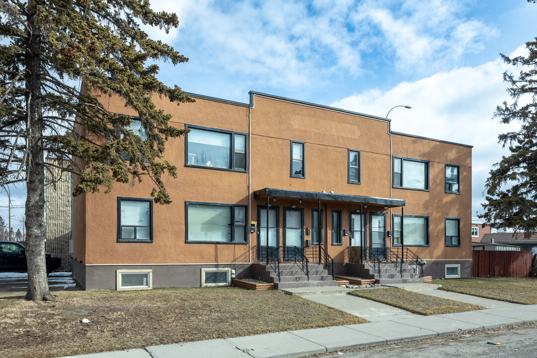 106 26 Av NW in Calgary, AB - Building Photo
