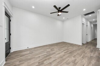 701 E Canino Rd-Unit -C in Houston, TX - Building Photo - Building Photo