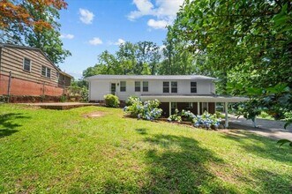 304 Robin Hood Rd in Greenville, SC - Building Photo - Building Photo