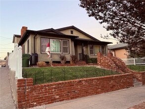 970 W 8th St in Los Angeles, CA - Foto de edificio - Building Photo