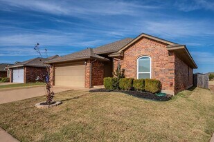 18208 Scarborough Dr in Edmond, OK - Building Photo