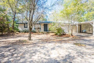 10001 Chemstrand Rd in Pensacola, FL - Building Photo