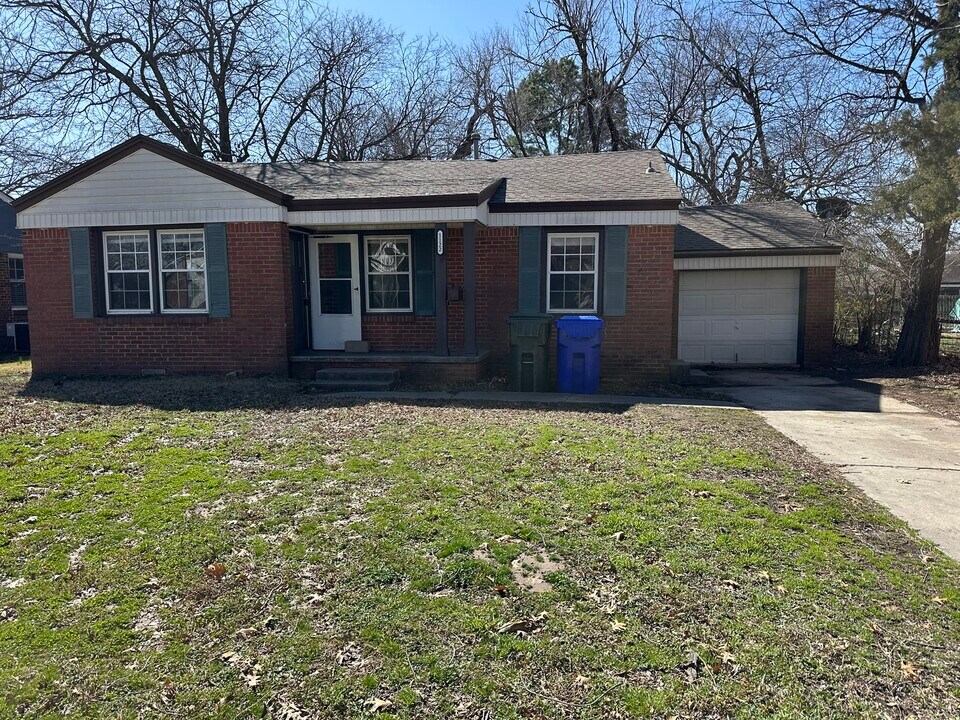 1122 E Louisiana St in Norman, OK - Building Photo
