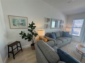 2571 Cyprus Dr in Palm Harbor, FL - Building Photo - Building Photo