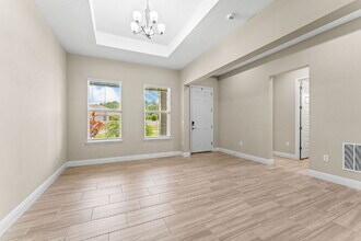 210 Cypress Trail Dr in Ormond Beach, FL - Building Photo - Building Photo