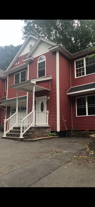 57 Middle Ave in Shelton, CT - Building Photo