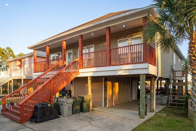 2572 Gulf Breeze Ave in Pensacola, FL - Building Photo - Building Photo