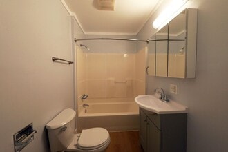 2069 Holly St in Eureka, CA - Building Photo - Building Photo