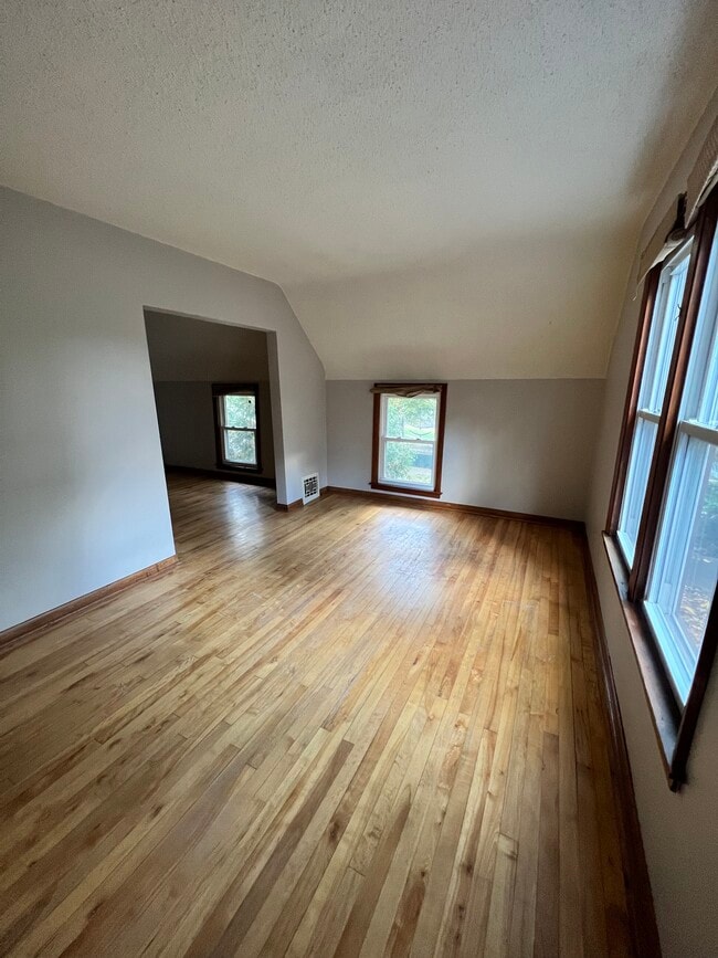 3058 Hayes St NE, Unit Unit 2