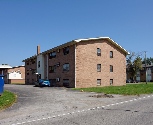 3002-3006 Green Acres Dr in Youngstown, OH - Foto de edificio - Building Photo