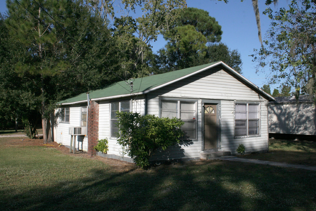 409 Senate St in Auburndale, FL - Foto de edificio