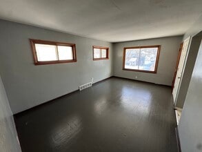 5827 N 65th St in Milwaukee, WI - Building Photo - Building Photo