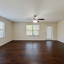 8350 Wren Rd in Ft. Myers, FL - Building Photo - Building Photo